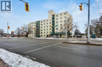 Building Photo - 421 Fairview Dr