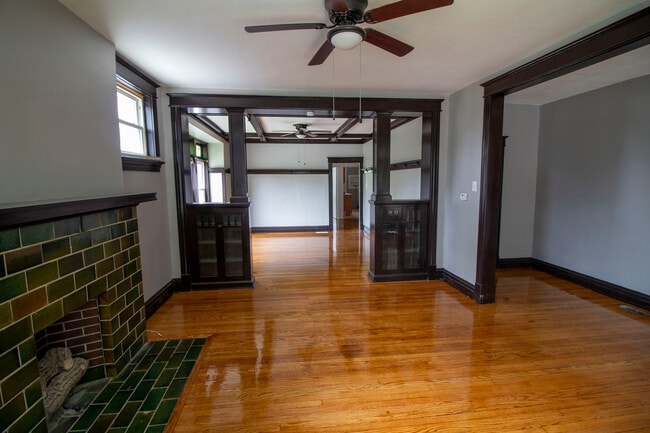 Foto del edificio - 4247 Grace Ave
