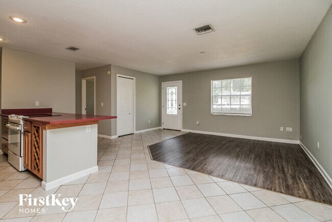 Building Photo - 866 Tangelo Ave