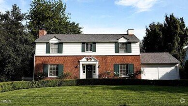 Building Photo - 2812 Shakespeare Dr