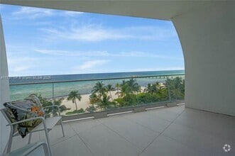 Building Photo - 16901 Collins Ave