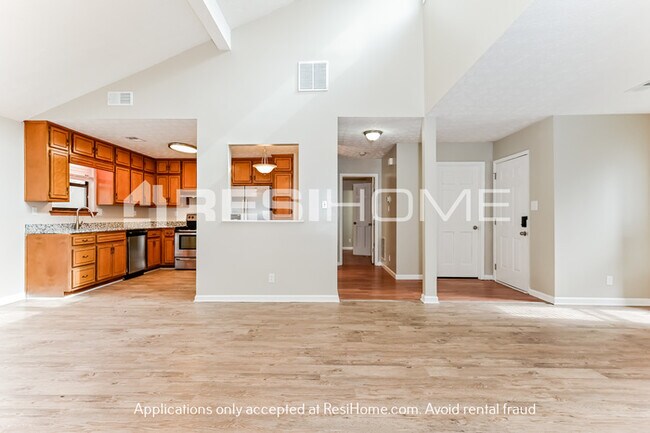 Foto del edificio - HOME FOR RENT!!