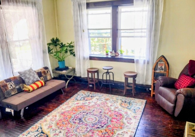 Building Photo - 311 12th St