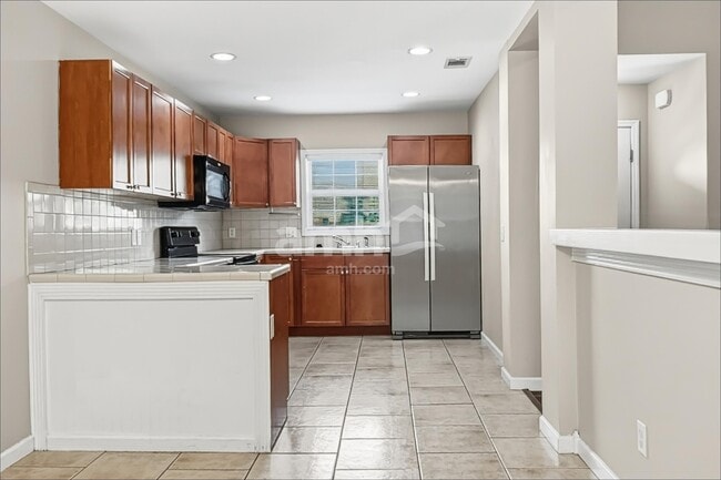 Building Photo - 61 Wintergreen Dr