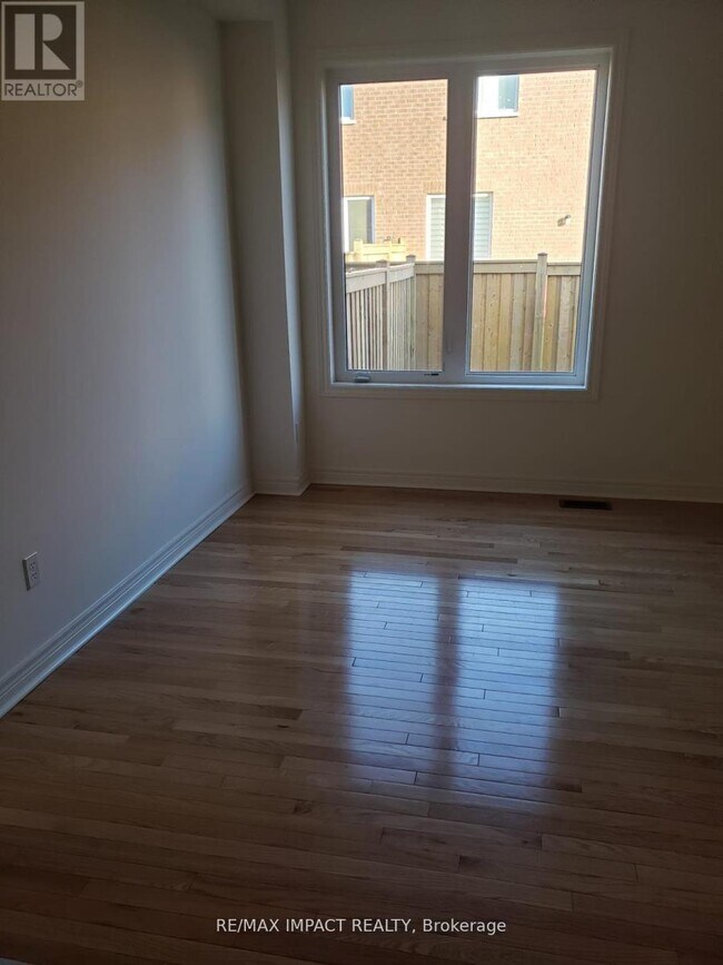 Building Photo - 519 Bessborough Dr