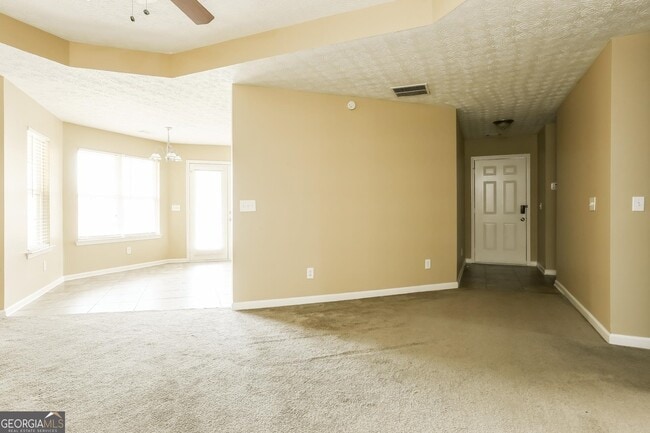 Foto del edificio - 70 Oak Meadows Dr