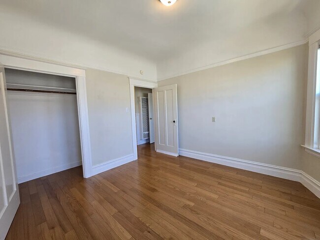 Foto del edificio - 1042 Irving St