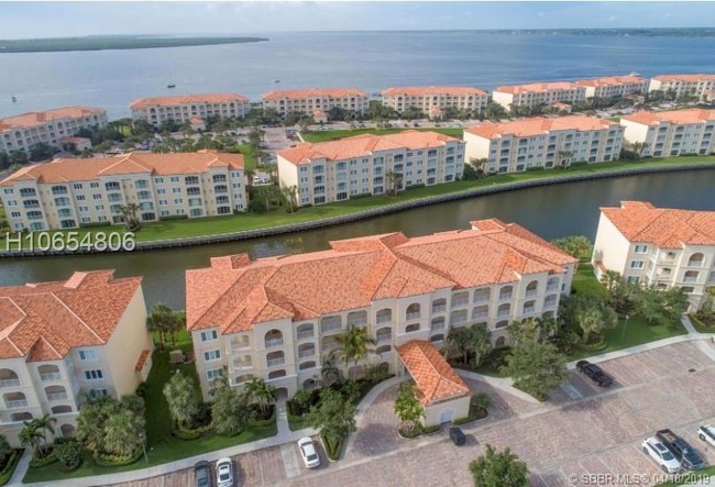 Foto del edificio - 13 Harbour Isle Dr W