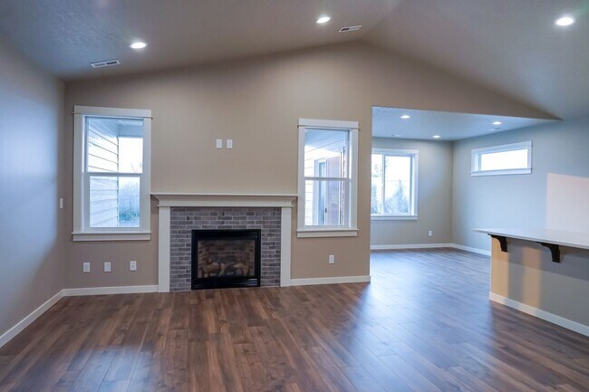 Foto del edificio - 3 br, 2 bath House - 6108 W. Lujack Way