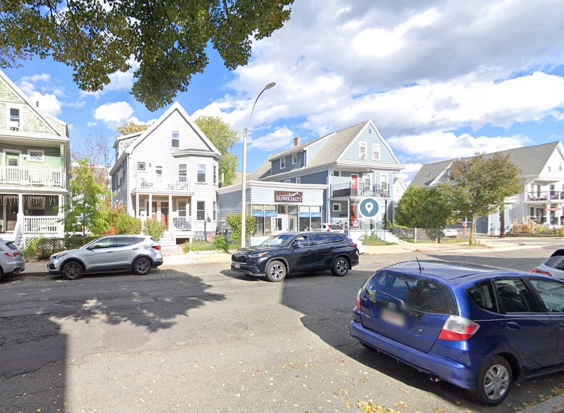Primary Photo - 327 Highland Ave