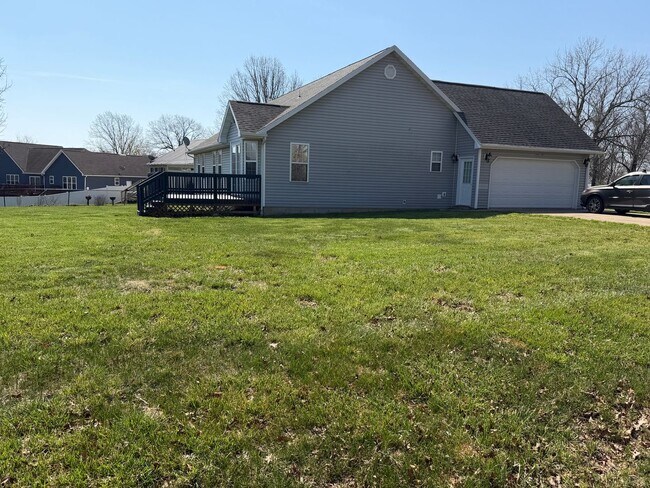 Foto del edificio - Available 04/01/2026....  MONTH TO MONTH TIL JUNE 2026