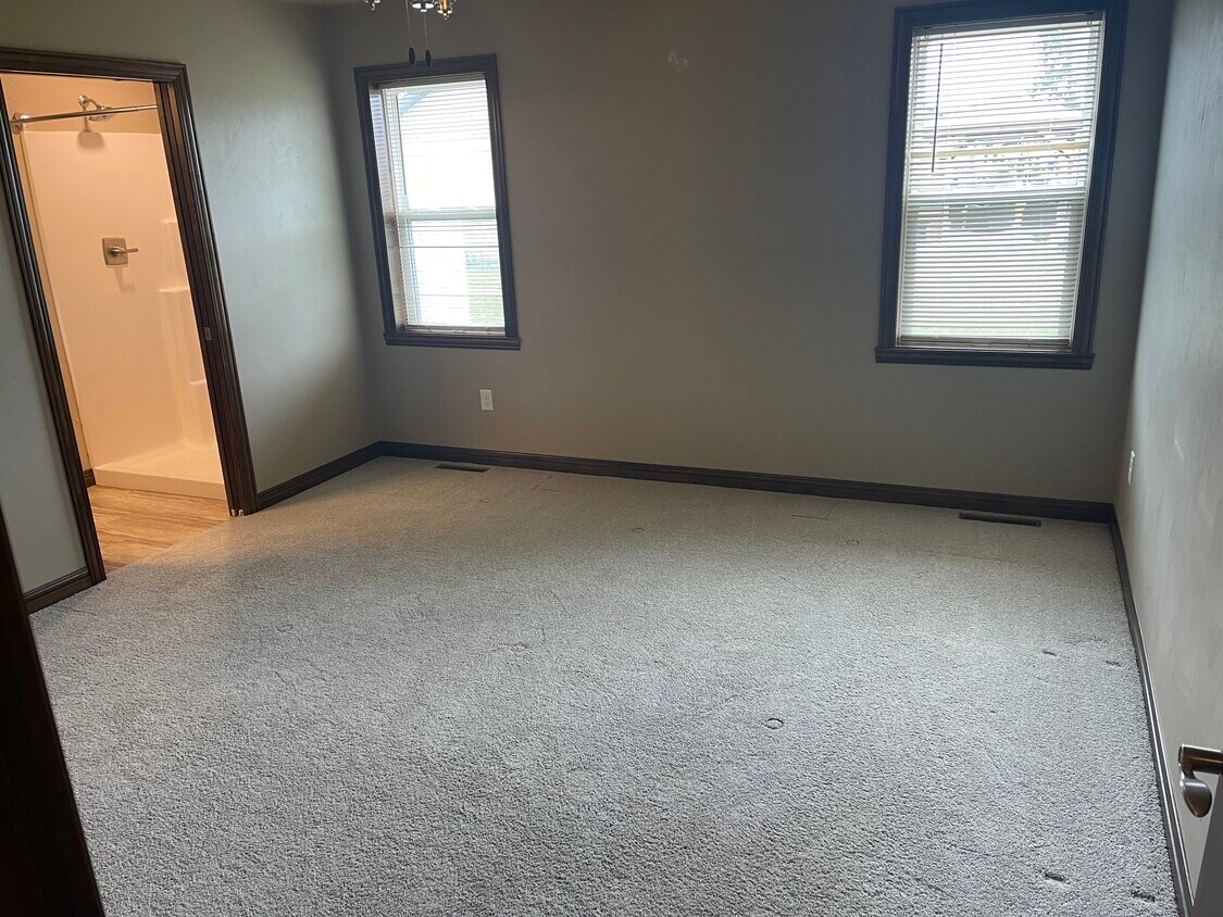 DORMITORIO PRINCIPAL - 629 Diversity Dr
