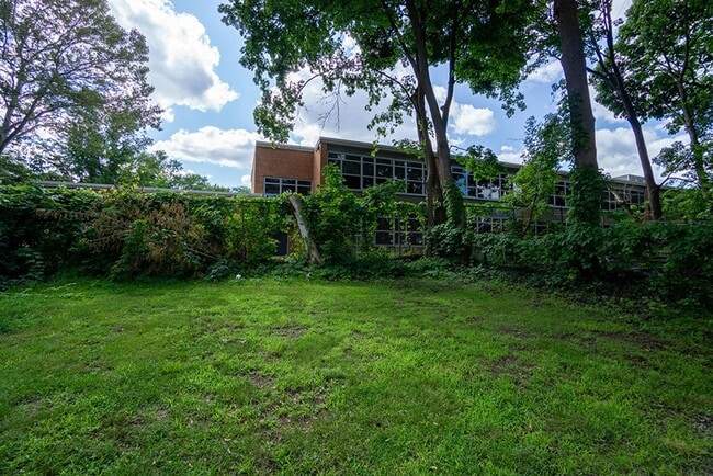 Building Photo - 544 Columbus Ave