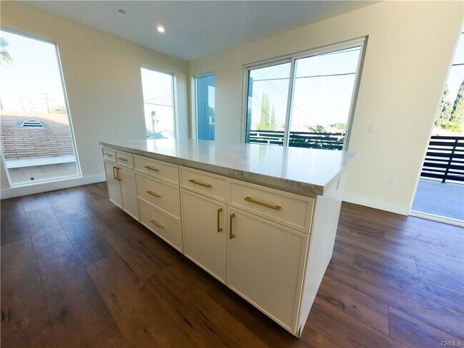 Building Photo - 6628 Camellia Ave