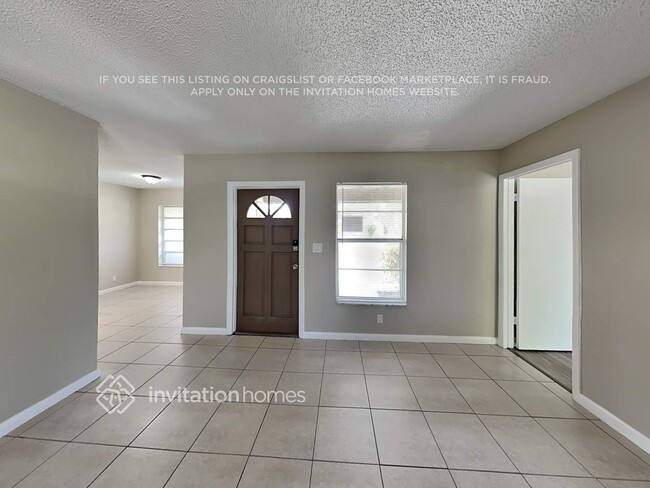 Building Photo - 9350 NW 35th Manor