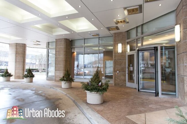 Foto del edificio - 222 N Columbus Dr