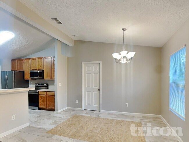 Building Photo - 13 Slocum Path