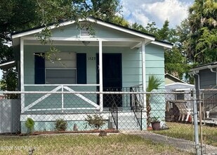 Building Photo - 1523 Van Buren St