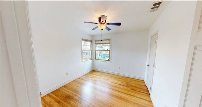 Building Photo - 7418 Farmdale Ave