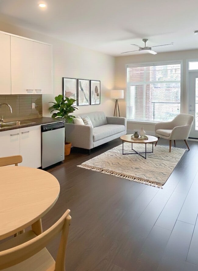 Building Photo - 45513-45513 Market Way