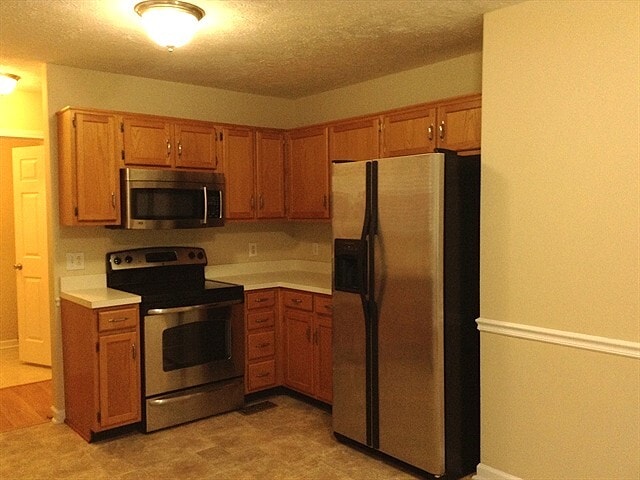 Building Photo - 3000 S Waterford Ct