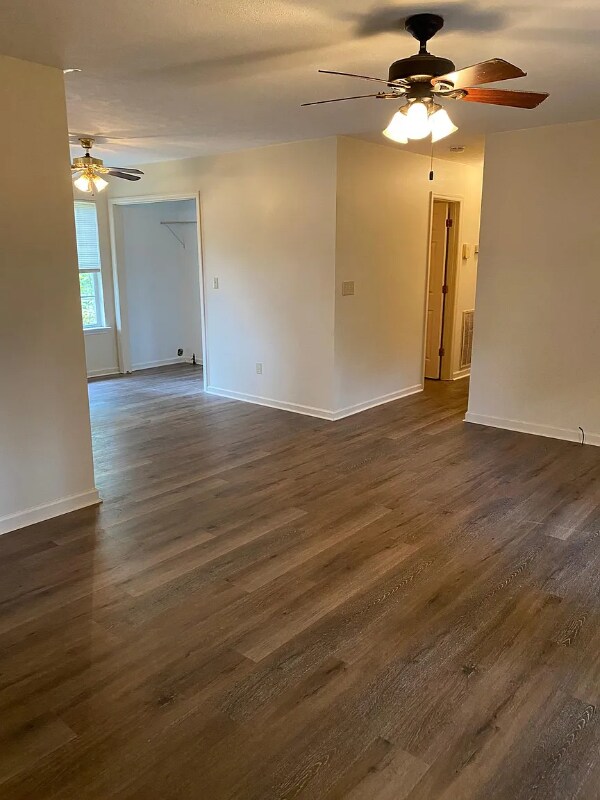 Building Photo - 1900 Tinsley Pl