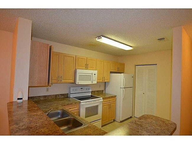 Foto del edificio - 11255 W Atlantic Blvd