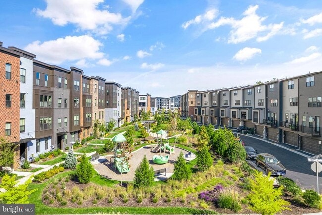 Building Photo - 12973 Hattontown Square