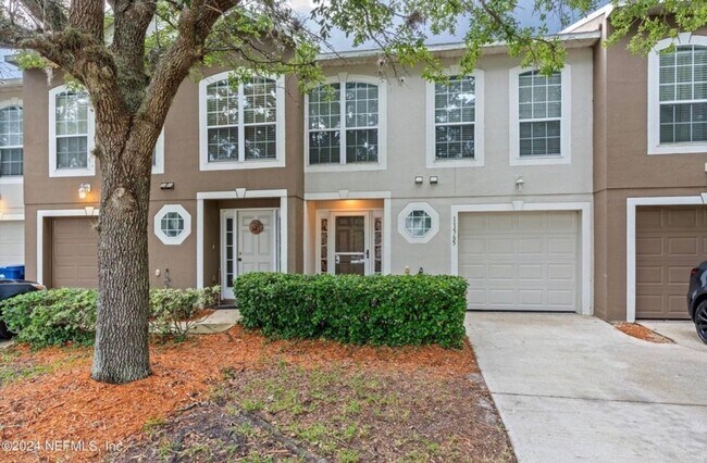 Building Photo - 11565 Hickory Oak Dr