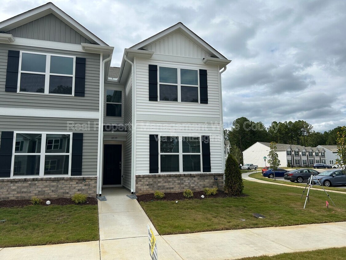 Foto principal - 8539 Beckett Chase Wy