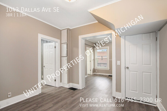 Building Photo - 1043 Dallas Ave SE