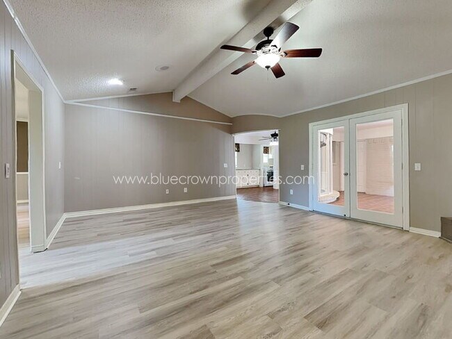 Building Photo - 1804 Mercedes Pl