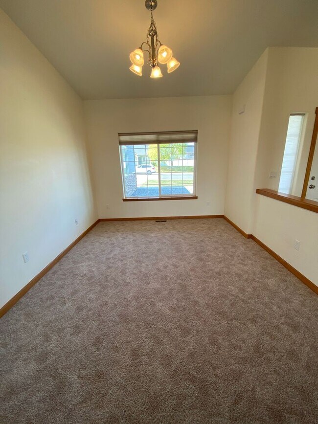 Building Photo - 3511 Hovley Ln