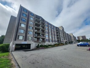 Building Photo - 1500 Worcester Rd