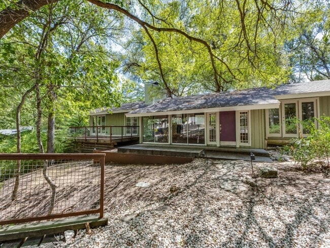Building Photo - 20 Hull Cir