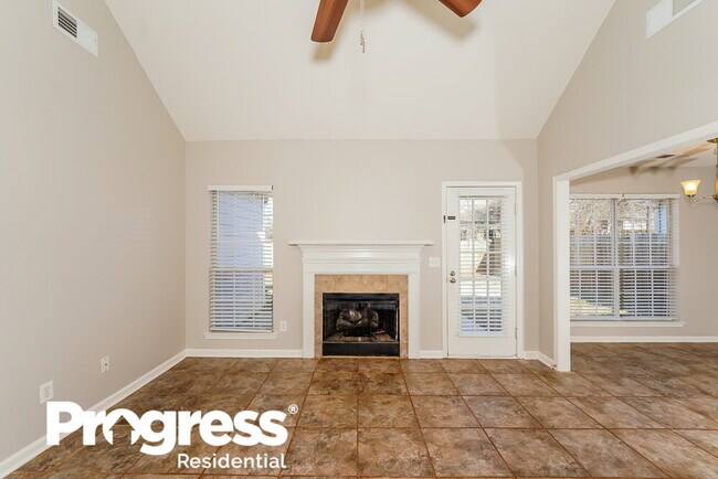 Building Photo - 4025 Cambridge Dr