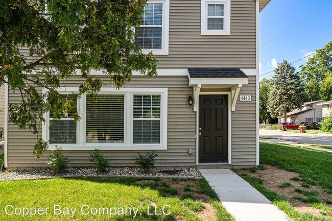 Building Photo - 4 br, 3 bath House - 4443 Harding Avenue