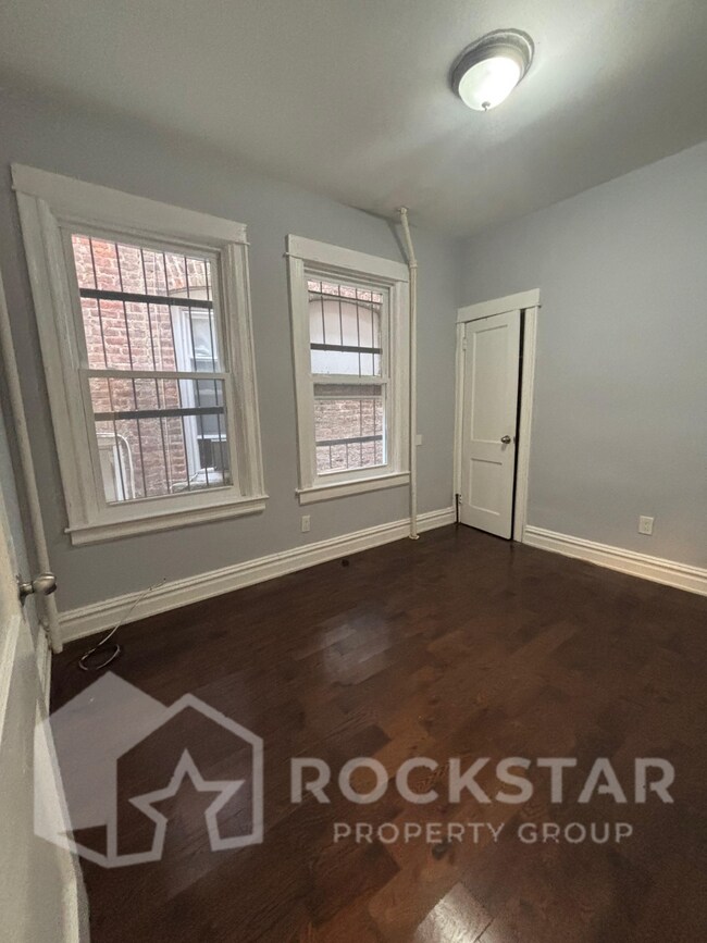 Foto del edificio - 256 Dwight St