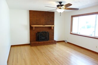 Building Photo - 62 Cherry St