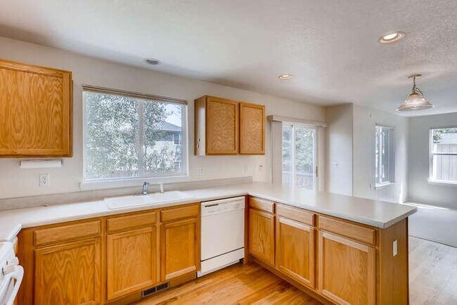 Building Photo - 5841 E Wetlands Dr
