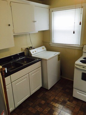 Building Photo - 610 Queen Anne Dr