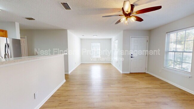 Foto del edificio - 1850 Forsyth Ct