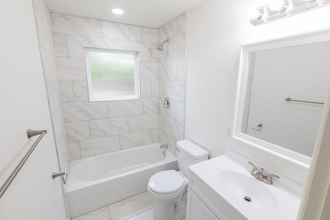 Building Photo - 3807 Gaston Dr