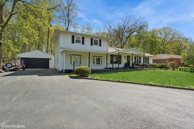 Foto del edificio - 11051 Elmwood Ct