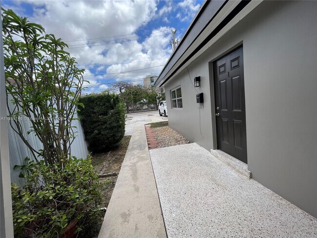 Foto del edificio - 920 SW 30th Ave