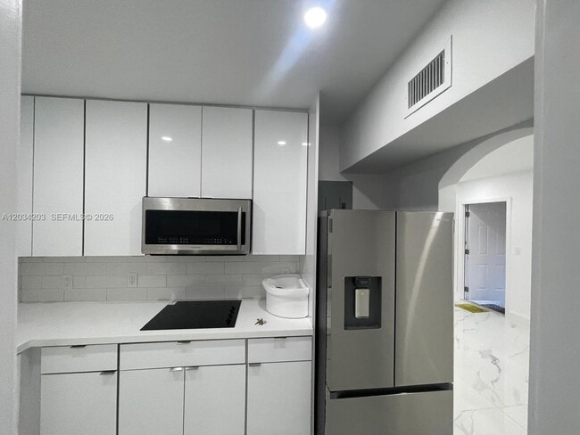 Building Photo - 2103 SW 60th Ave