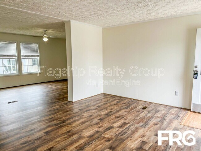 Foto del edificio - 5961 Berkley Dr