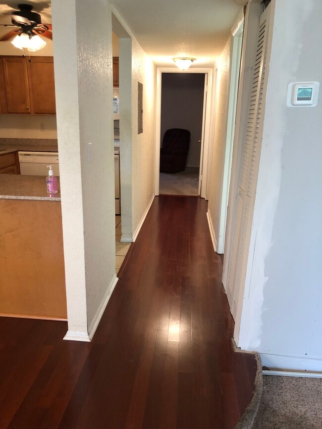 Hall way - 634 Haven Plz
