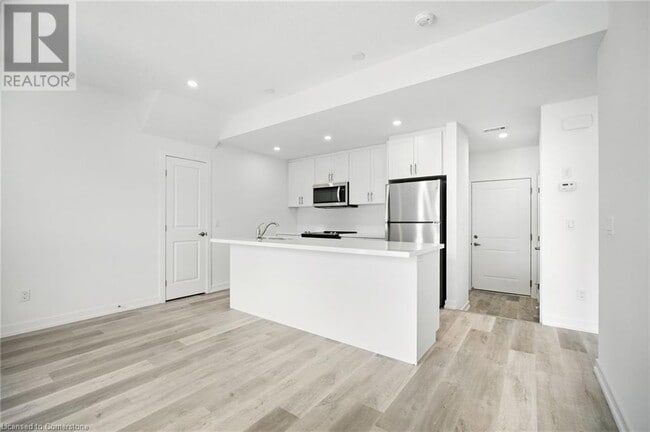 Building Photo - 203 Burke St