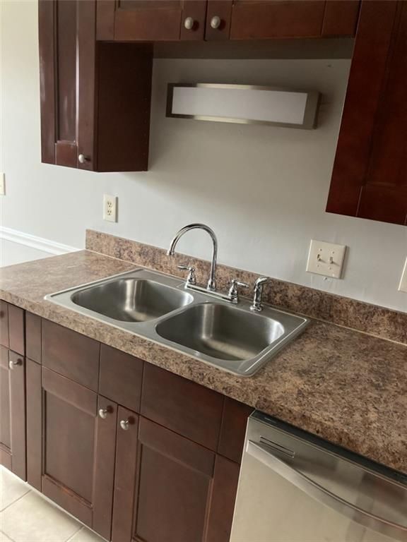 Building Photo - 925 Mill Stone Dr